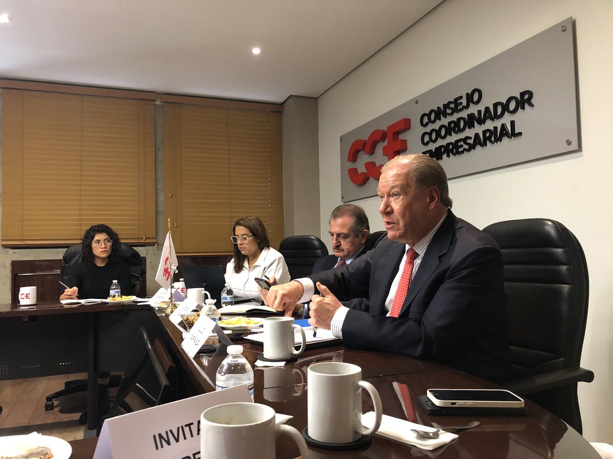 De la mano con <a href="/cceoficialmx/">Consejo Coordinador Empresarial CCE</a>, <a href="/AsocBancosMx/">Asociación de Bancos de México</a>, <a href="/INAMI_mx/">INM</a>, <a href="/comar_sg/">Comisión Mexicana de Ayuda a Refugiados</a> y <a href="/EuniceRendon/">Eunice Rendón</a> analizamos los retos que se presentan para personas refugiadas y migrantes al momento de abrir cuentas bancarias. La inclusión financiera condiciona el acceso al empleo formal y protección social.