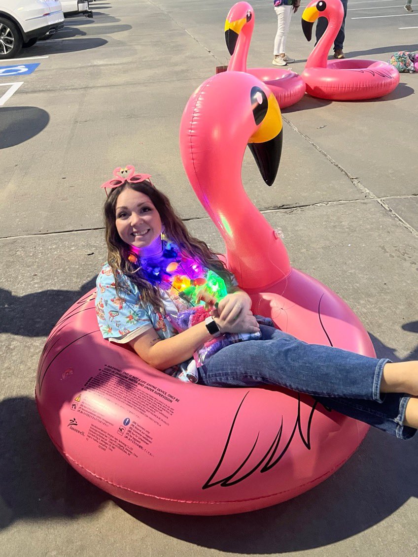 Just waiting on NCISD’s Second Annual Christmas Parade earlier this evening. Mele Kalikimaka!🎄🌴🦩🏝️