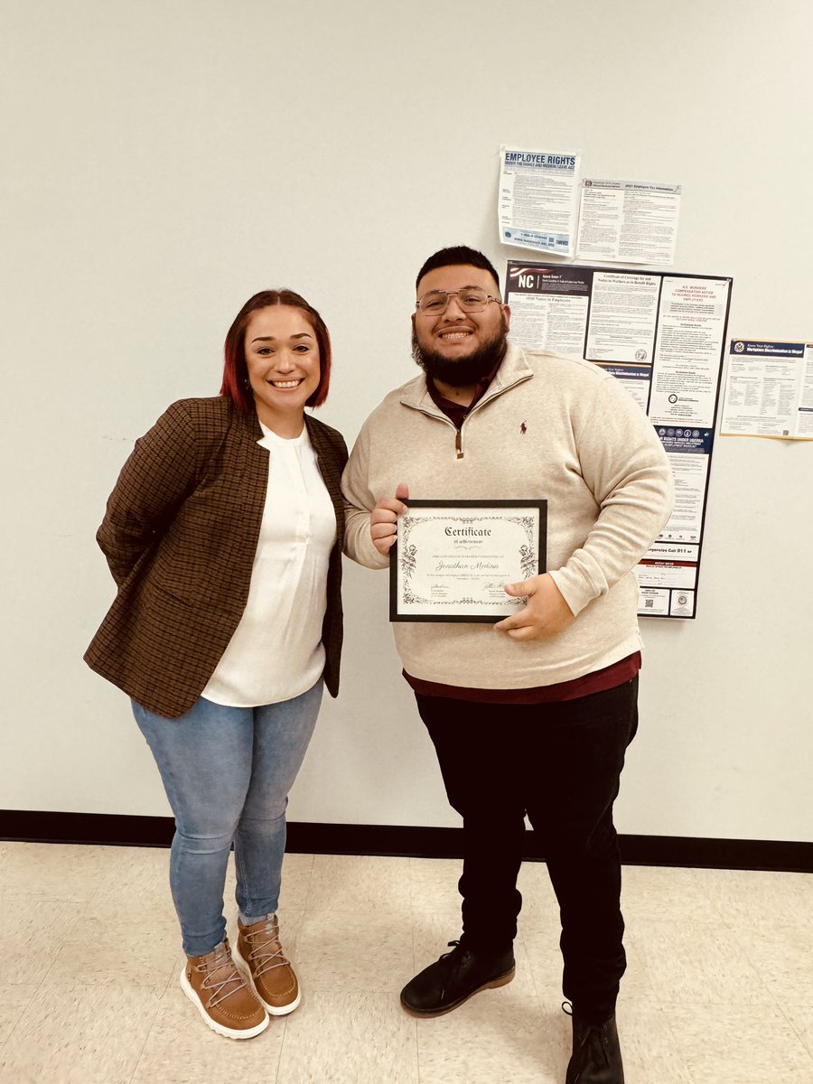 TrishGordonNCW's tweet photo. This one was one for the books! I had the absolute pleasure of leading a team meeting for NC West today! We are ready to set records this month! #closethegap #managermeeting #ncBEST #greatminds @MASMakeItMatter @DViechnicki @attportables @ATTPortablesEVD @MrsBogier @jerryfornwalt https://t.co/X3YbjBj4nP