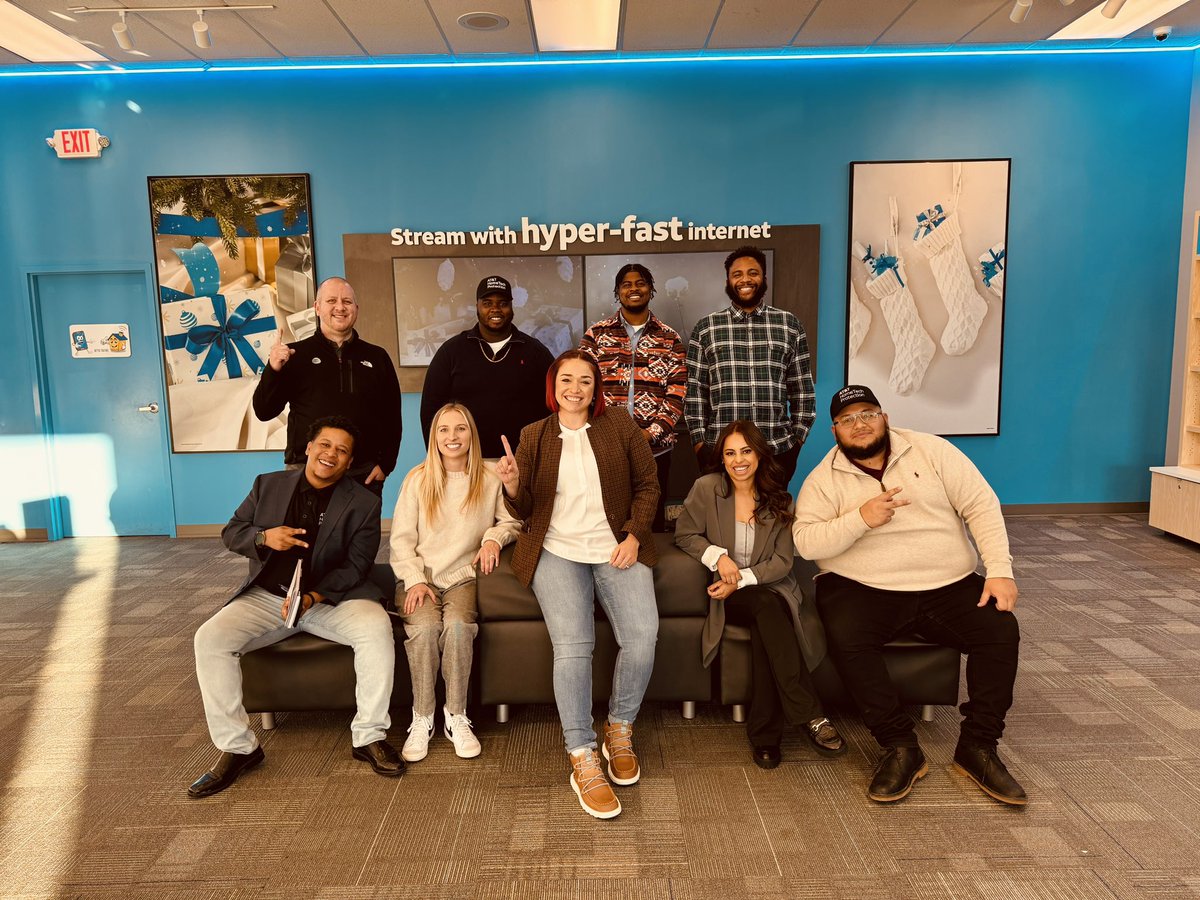TrishGordonNCW's tweet photo. This one was one for the books! I had the absolute pleasure of leading a team meeting for NC West today! We are ready to set records this month! #closethegap #managermeeting #ncBEST #greatminds @MASMakeItMatter @DViechnicki @attportables @ATTPortablesEVD @MrsBogier @jerryfornwalt https://t.co/X3YbjBj4nP
