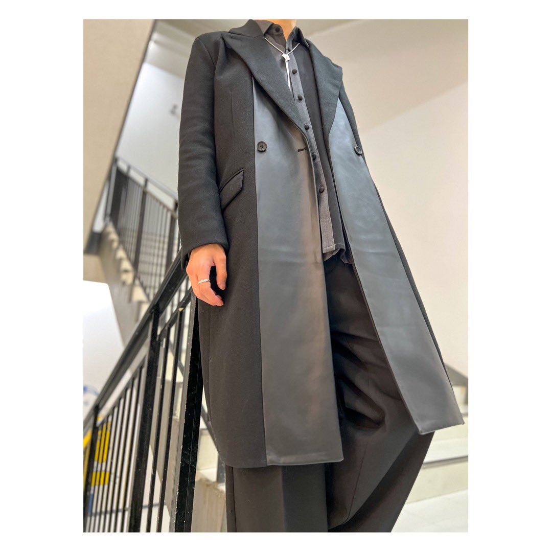 BAFNxN's tweet photo. 〜NEWTRAL TOKYO/NO ID.〜

2023 A/W collection✨
【シンセティックレザー切替チェスターコート】
color：BLACK/size：②/price：37,400(tax in)

#noid #newtral #newtral_tokyo #painting #fashion #ootd #kawaii #emo #staff #aw #todayscode #autumn #autumnfashion https://t.co/7m1NfgzZ0x