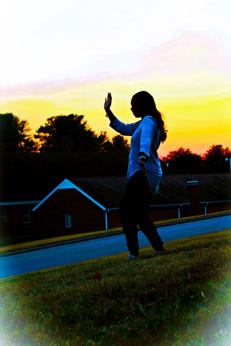 aagordonphotos's tweet photo. I’m collaborating with an author to design a cover for a book. Here are a few images from
the book cover photoshoot. #TheBeautifulOne #photoshoot #photography #photographer #amazingaagphotography #bookcoverphotography #portrait #lightandshadow #sunset #autumn #silhouette https://t.co/BaTIfSBxkk