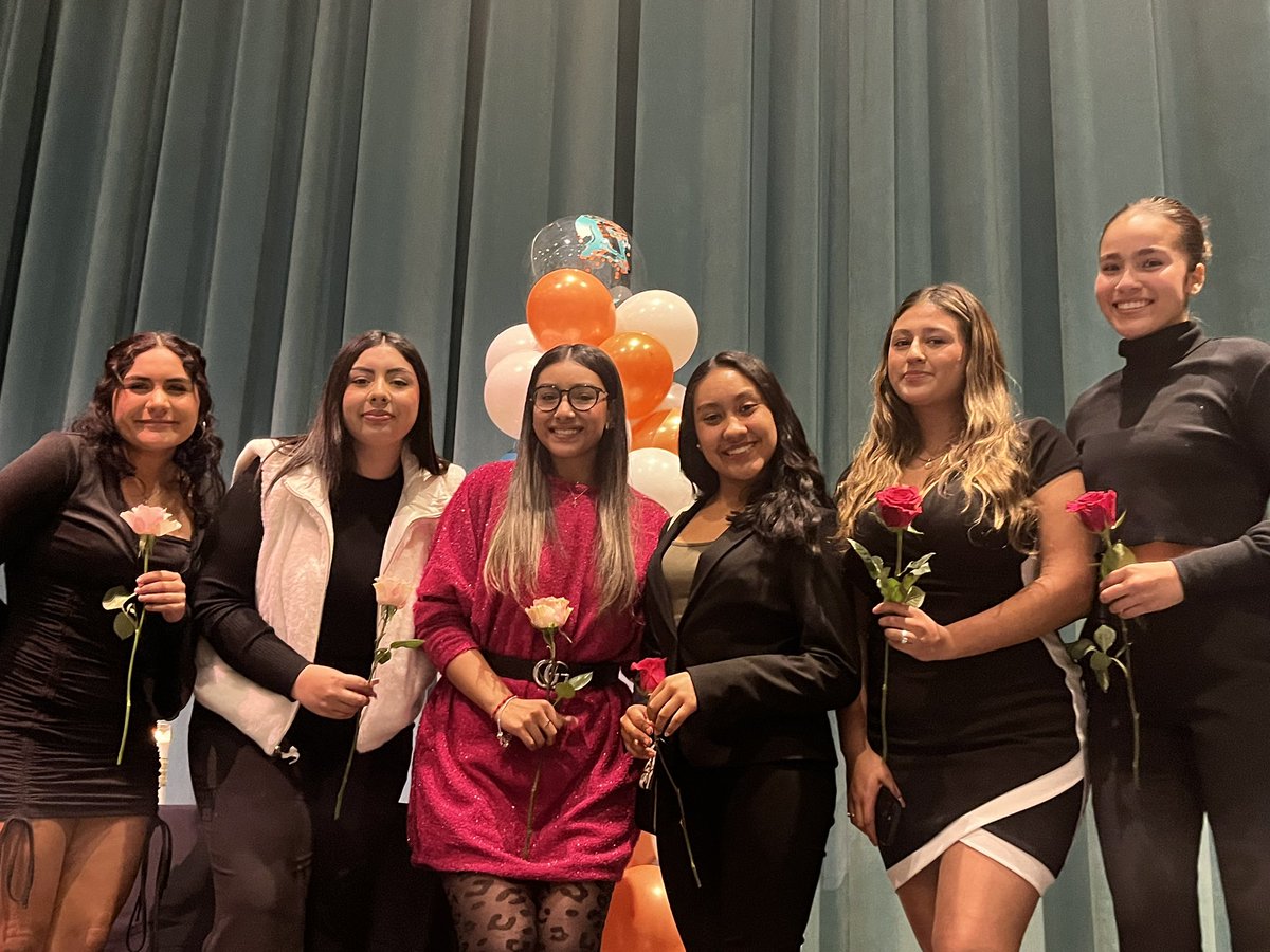 PHHS_ACE's tweet photo. Officer Installation Ceremony 🥳🌷 https://t.co/rtXe06hTfi
