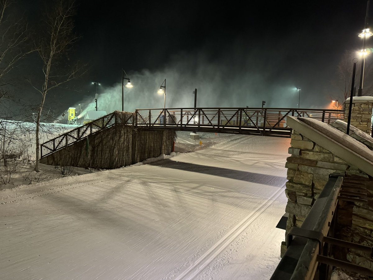lorifox9's tweet photo. No need to wait for mother nature to do her thing! @mgnordic #elmcreekparkreserve #makingsnow @ian_leonard https://t.co/NqdyQXC1A5