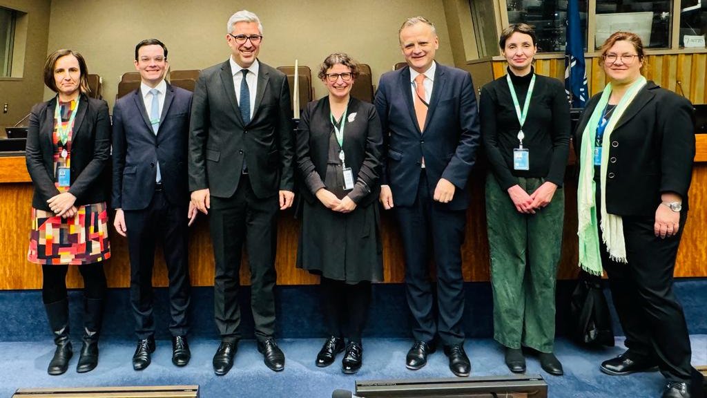 Slovenska kandidatka Beti Hohler je bila na 22. zasedanju Skupščine držav pogodbenic Rimskega statuta izvoljena za sodnico Mednarodnega kazenskega sodišča <a href="/IntlCrimCourt/">Int'l Criminal Court</a> za obdobje 2024-2033. V zahtevni konkurenci ter ob upoštevanju predpisanih pogojev in pravil je med 13