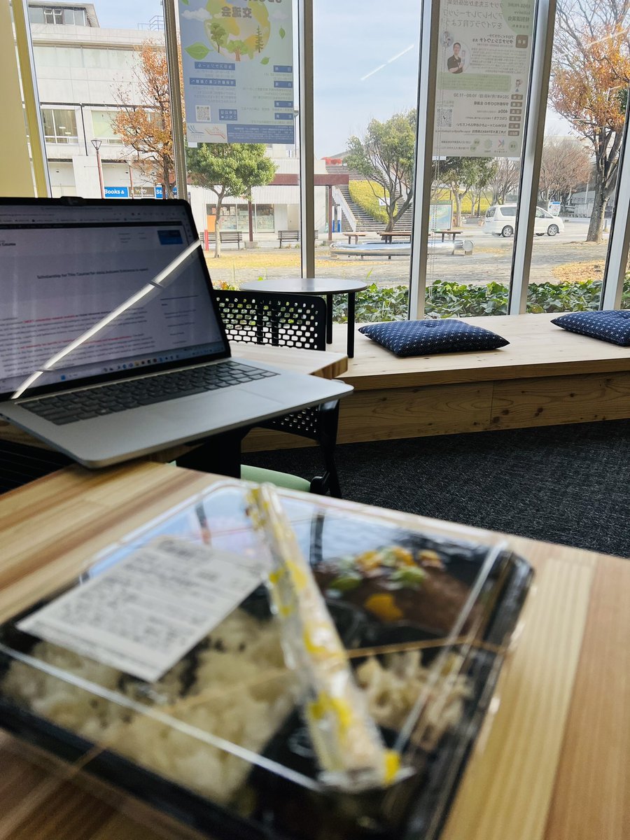 tom_shibata's tweet photo. #北九州学術都市 界隈の皆さん、#ODORIVA は飲食可能ですよ♪ゴミ箱もありますよ♪
#ひびきの https://t.co/pXbnbl5P8r