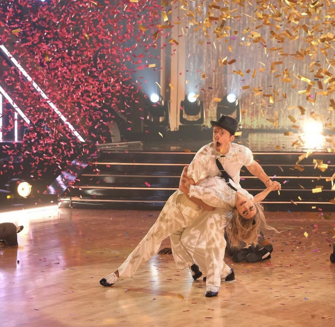 indyxdwts's tweet photo. MY WINNERS!! #dwts #DWTSFinale https://t.co/NvYseBA8ic