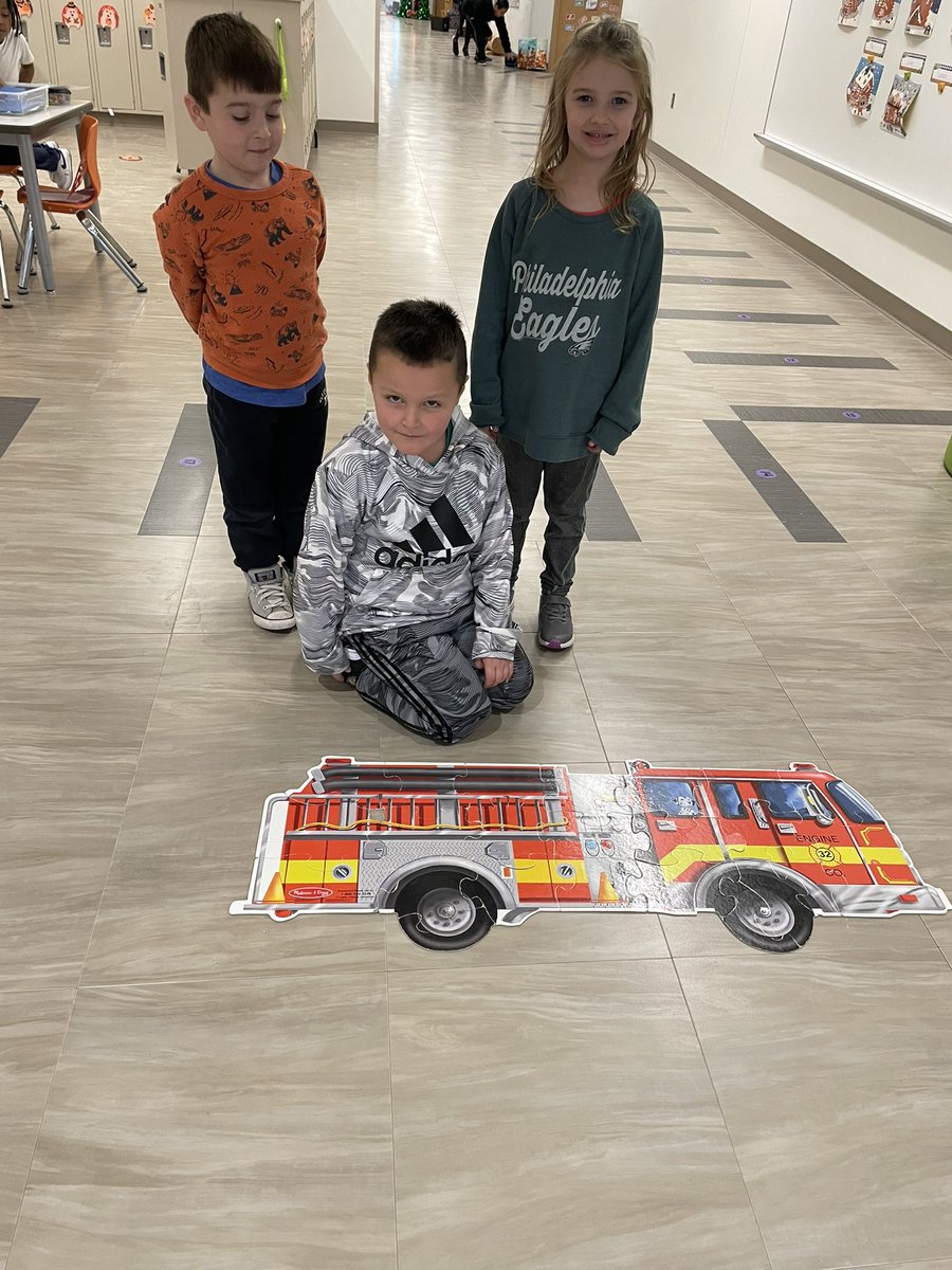 Kindergish's tweet photo. Puzzle Masters! #WES #kinderkids https://t.co/RBmoBINbq5