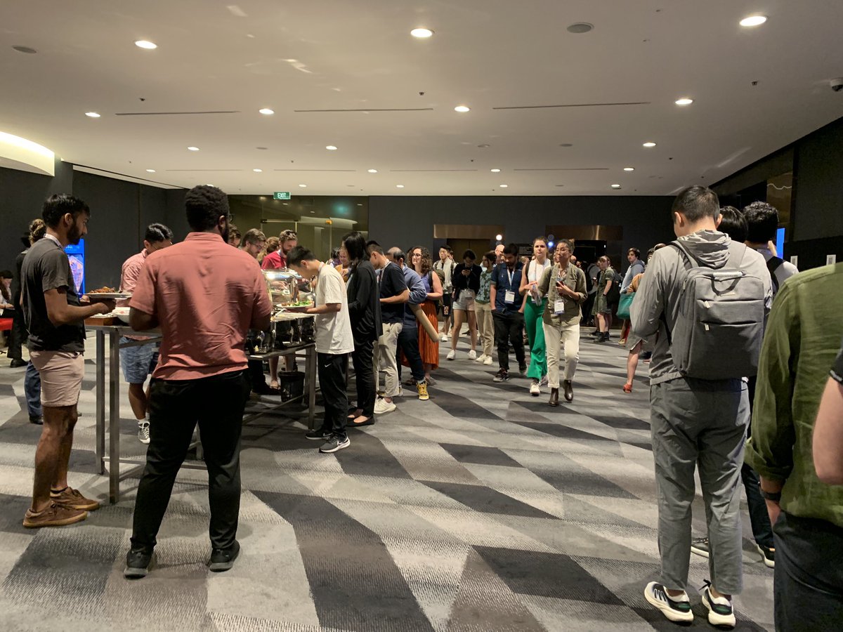 Queuing up for lunch! #abacbs2023 
🤤