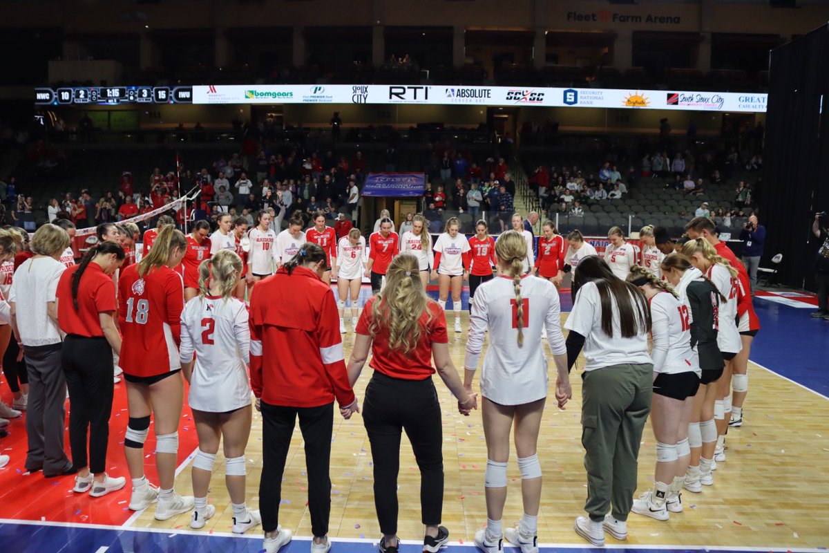 nwcraiders's tweet photo. 🏐 Made it to the highest stage.

What a season, Raiders.

#RaidersStandOut | @NWCVolleyball https://t.co/9ZZo3lcpKe