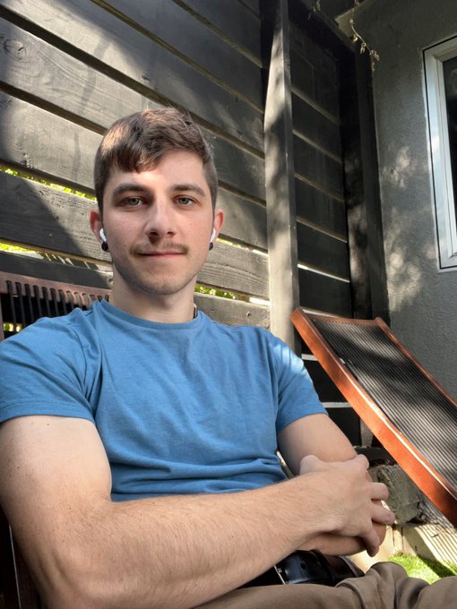 the boy                       his cock https://t.co/ivB5WHqQmF