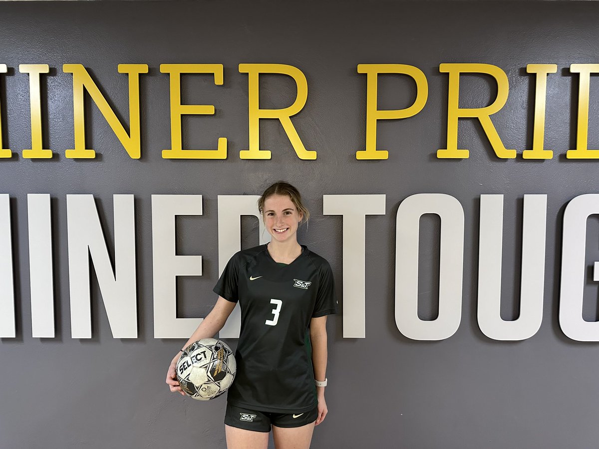 CarlyeBen06's tweet photo. I am so excited to announce my verbal commitment to continue my academic and athletic career at Missouri S&amp;T!! Thank you to my teammates, coaches, and most importantly my family for all their support and sacrifices! I can't wait for 2025!!! GO Miners 💚💚 https://t.co/di711fLqBD