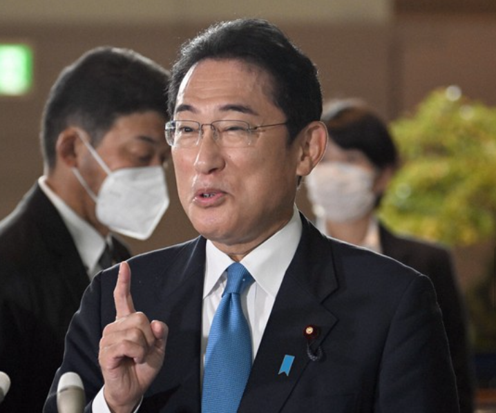 kWUZVpYwWhlRFlF's tweet photo. 「政府の立場としてコメントは差し控える」「適切に対応する」
こいつらなんか勘違いしてるよね？？政府の立場にいるか���こそ、説明責任を果たすべきでしょーが！！特権階級じゃないんだよ？あんたらただのサービス業なんだから、有権者に隠し事したらダメ。増して今回は犯罪の当事者、容疑者じゃん🤔 https://t.co/ELpZRxswh8