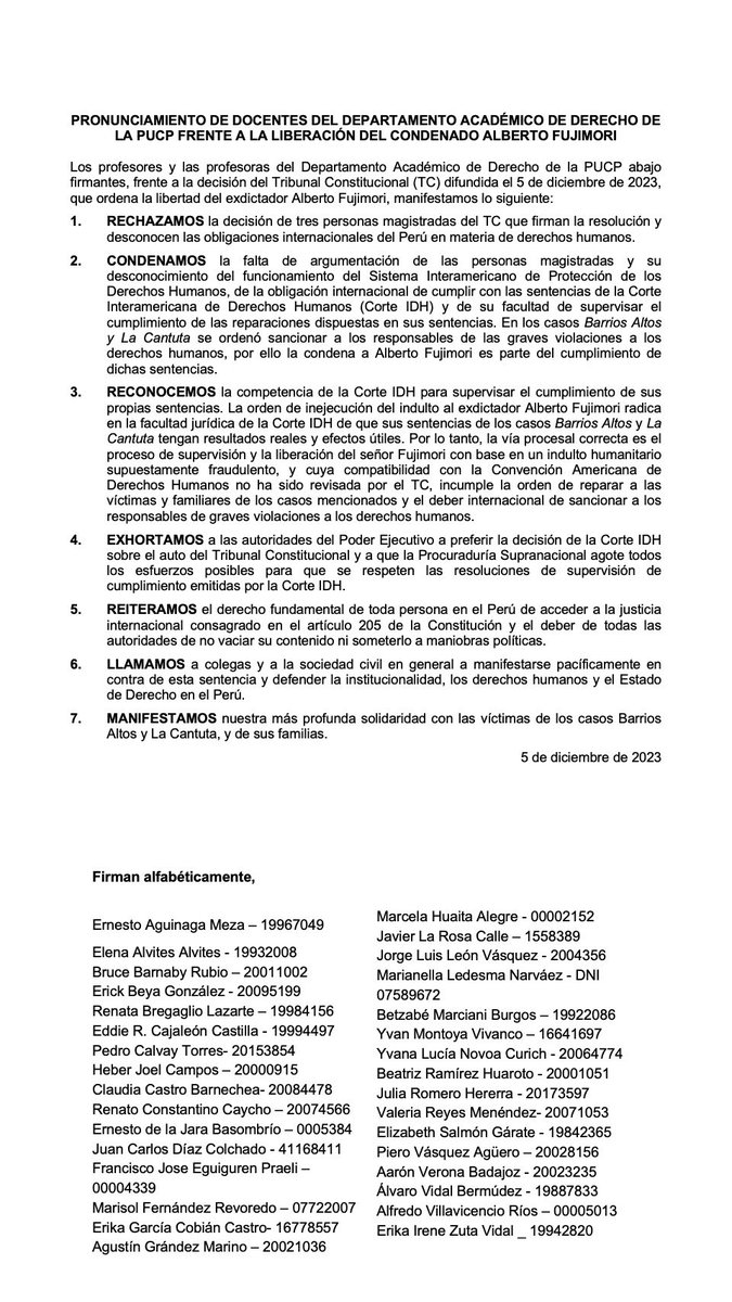pierovasquez's tweet photo. Profesores y profesoras del departamento académico de @DerechoPUCP por nuestra propia decisión y en opinión personal hemos emitido el siguiente pronunciamiento sobres decisión del @TC_Peru sobre el indulto al condenado Alberto Fujimori

Se ruega difusión. https://t.co/rfOYmyB8dk