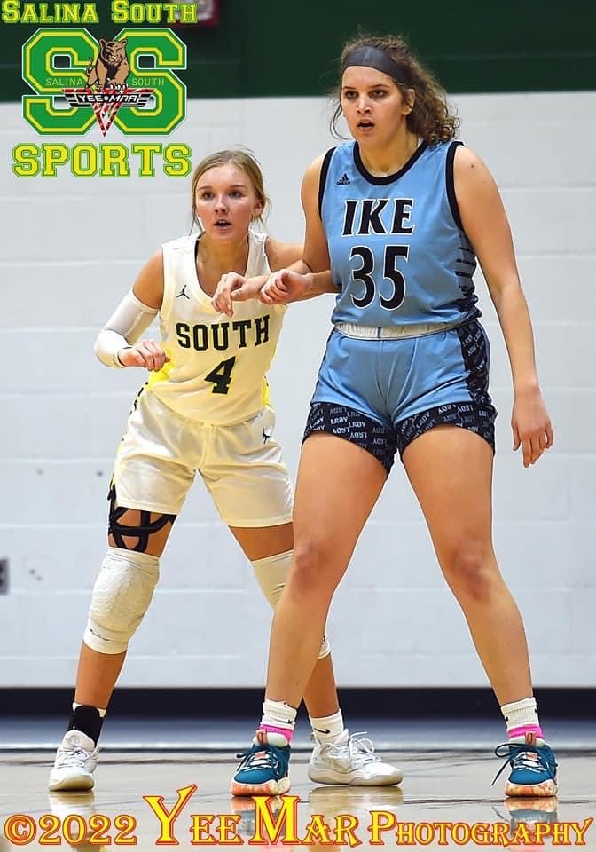 apickles21's tweet photo. Love when these memories pop up on my feed. She was the smallest post player in the league, but she didn’t go down without a fight!💪🏀 Love her grit and fight still! 💜 ⁦@mpackett_4⁩ https://t.co/7sbSQWZLUU
