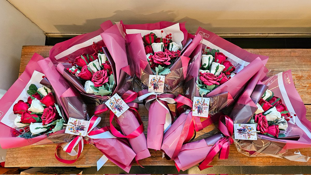 #CherryMagicTH 🍒✨️
PRESS TOUR 12/06/2023
THANK YOU TEAM 💐
<a href="/taytawanfc/">TaytawanFC</a> <a href="/Ssing_fc/">Ssing_fc</a>
<a href="/janhaefanpage/">JANHAEFANPAGE</a> <a href="/Thej_Juniors/">TheJ. Official</a> 
<a href="/markjrtnfanclub/">MARKstory Official Fanclub</a>