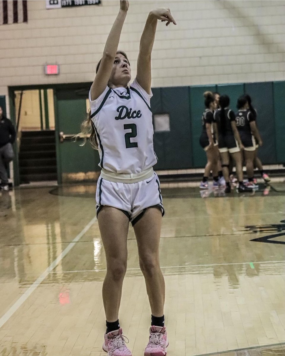 ElliegGg3's tweet photo. Thank you πΈ@Xflixproduction for capturing our win over Gateway today! We appreciate your support ππ²π.. #supportgirlsinsport @DiceGirlsBball ππ²π https://t.co/UNYLGhAcd0