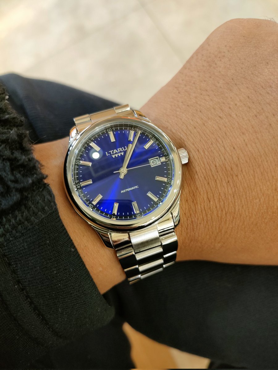 昼の時計チェーンジ❗
今日の午後時計はI.TARUwatch <a href="/Itaruwatchjp/">I.TARU watch official - イタルウォッチ公式</a> 
クリスマスプレゼントにもオススメできる価格帯と満足感のある時計です⌚️