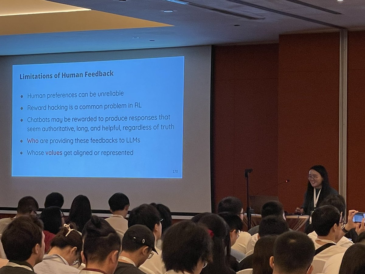 @Diyi_Yang gave a wonderful overview of possibilities & immediately challenges of learning from human feedback today SUCH a juicy area to dive into right now **hint hint junior PhD students work on this k thanks**