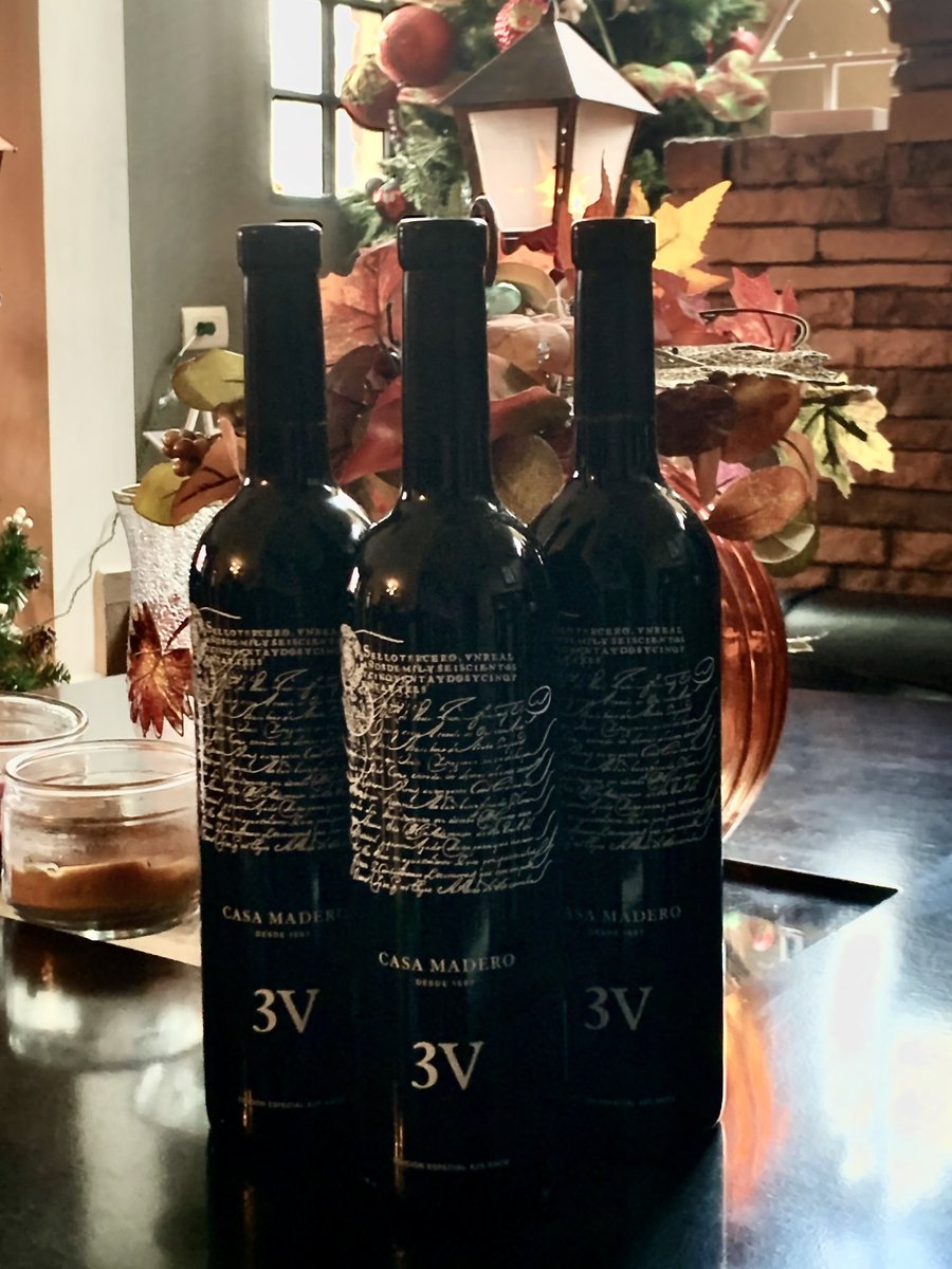 OmarAlejandroH's tweet image. Con los años y al madurar, aprendes que no es necesario divertirse para beber. 

#TérminoTinto #3V #VinoCoahuilense #CasaMadero #1597 #LaPrimeraVitivinicolaDeAmerica #425Años #HaciendaSanLorenzo