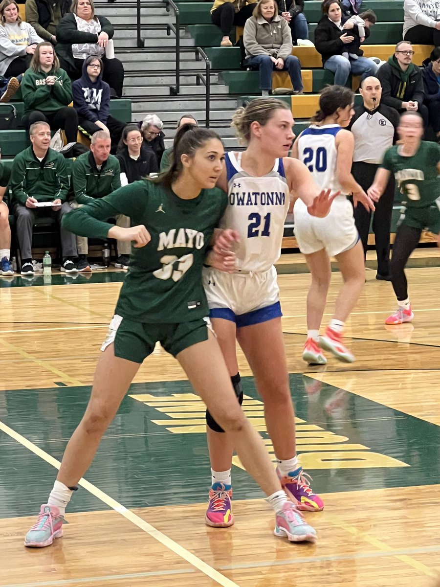 Fun night watch @MayoGBB and @OwaGirlsBBall compete against each other Pile of Air girls in the gym tonight