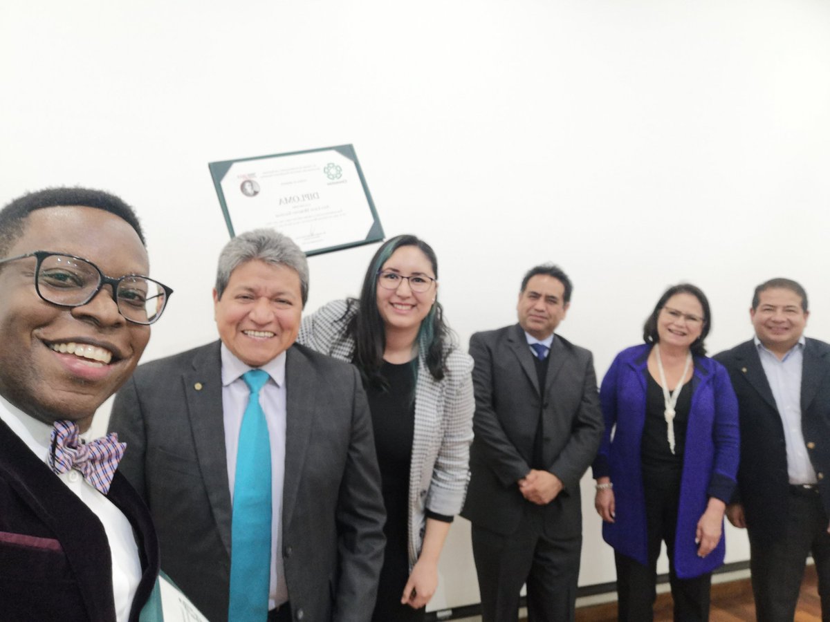 Ceremonia del Premio Arturo Rosenblueth 2023 otorgado a nuestra Ana L. Moreno Salinas <a href="/Bioana24/">Ana Lilia Moreno Salinas</a>: una selfie con el Director General del Cinvestav ❤️ <a href="/ConexionCinves/">Conexión Cinvestav</a>