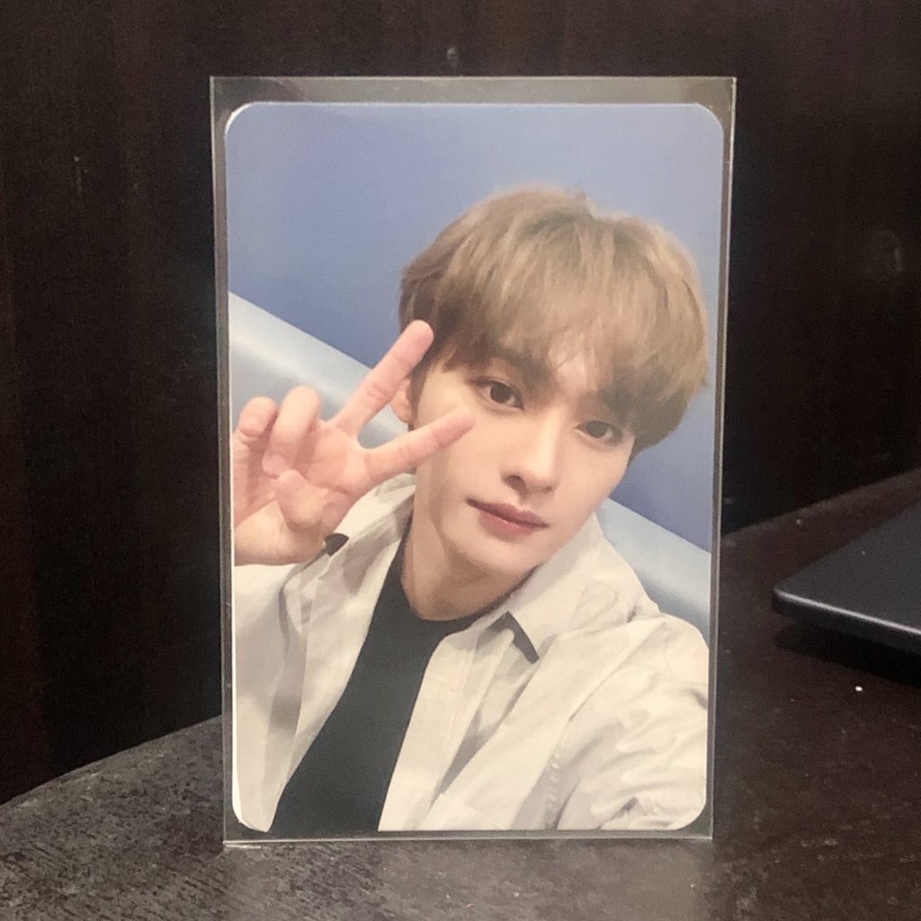daengiecart's tweet photo. wts lfb ph ww help rt!

lee know noeasy mmt vce pc

— ₱2300
— onhand, mint condi
— will send condi via drive thru dm
— PAYO
— dm to claim
— intl buyer w ph address ☑️

t. stray kids skz my music taste https://t.co/benxJbtM5p