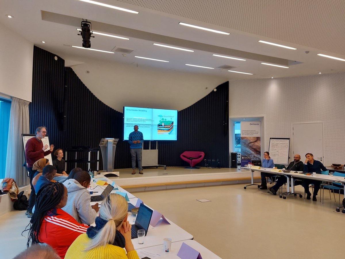 T_Ogunwumi's tweet photo. Am here, training some of the @UNmigration field staffs and program managers  on the use of data modeling for Integrated #Water Resources Management. It was interesting to exchange ideas and discuss what they are experiencing in the humanitarian field and how our expertise in water related issue can fill those gaps.

#flood #drought #HumanitarianCrisis