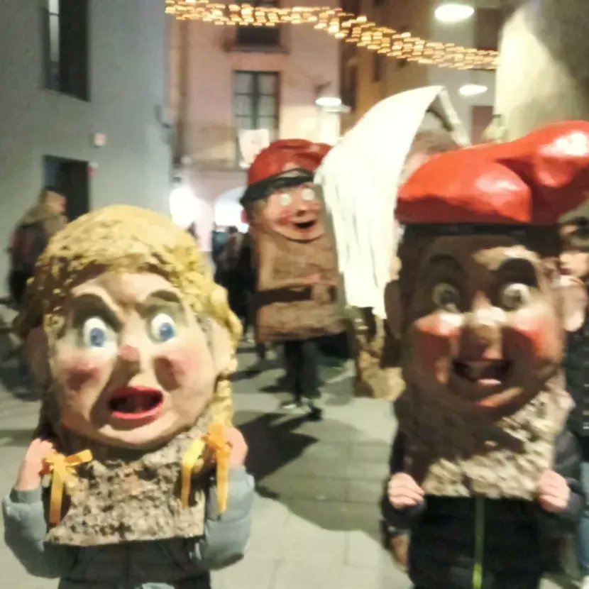 orriolsderipoll's tweet photo. Mentre alguns governs municipals renuncien al "Bon Nadal" i als pessebres per no ofendre els nouvinguts,  el govern municipal de Ripoll reivindica les nostres arrels i la nostra identitat.

#GovernemRipoll
#SalvemCatalunya https://t.co/V06dL1QyxX