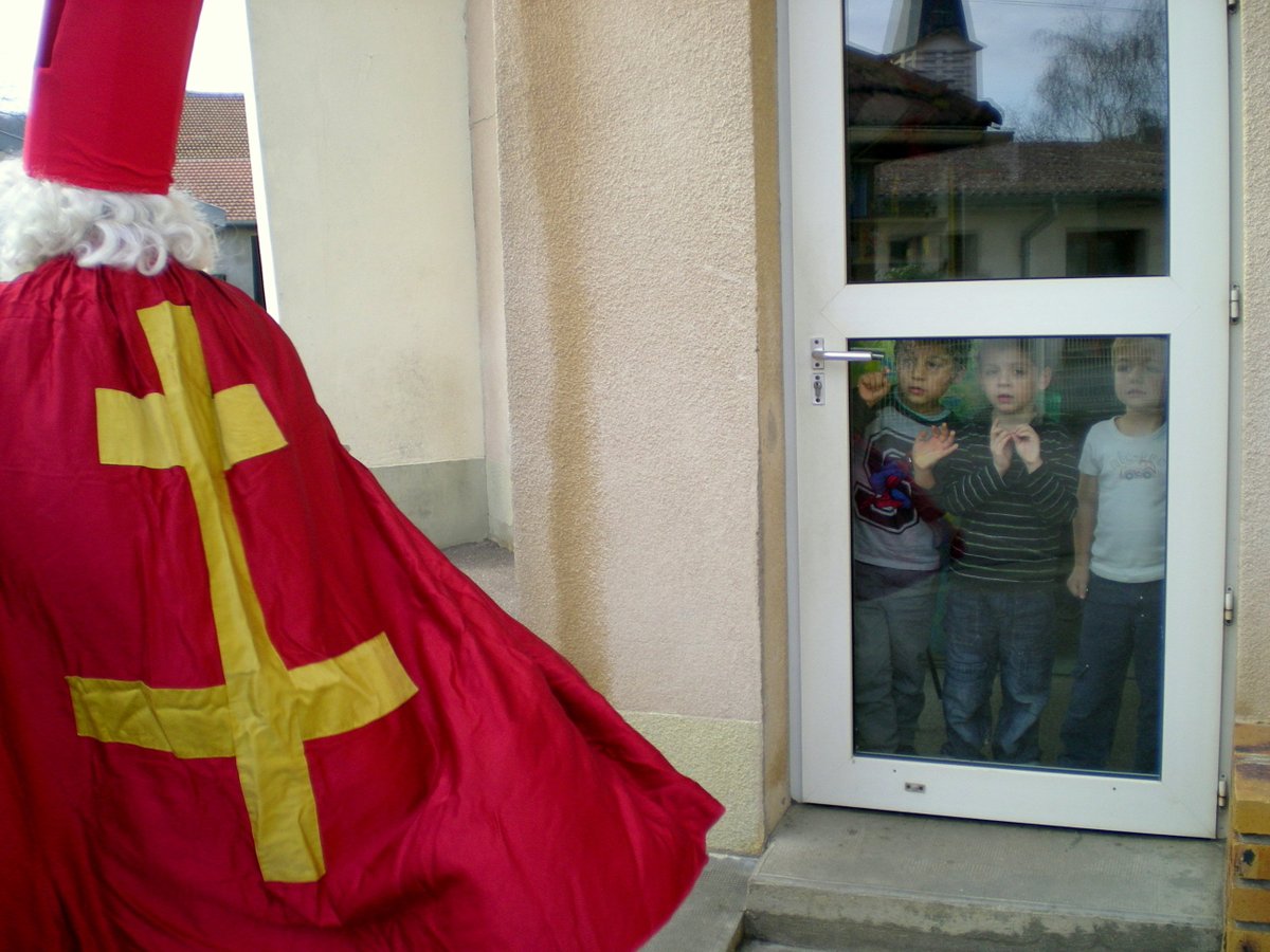 Mon_Grand_Est's tweet photo. Aujourd'hui, c'est la... Saint-Nicolas ! 🎅🏻
Une célébration festive en Alsace &amp; Lorraine, comme ici à Nancy ! 🌟
A découvrir sur le blog ⤵️
https://t.co/3WBNkg8uUS
.
.
#frenchchristmas #frenchmoments #saintnicolas #saintnicolas2023 #destinationnancy #EnFranceAussi #ExploreFrance https://t.co/pCbbyYAcuX