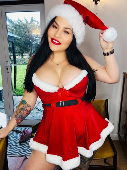 It&rsquo;s beginning to feel a lot like Christmas 🎄 https://t.co/YdW9S8KN8D<a href="/tag/mistress"class="tags"><span>#mistress</span></a><a href="/tag/strapon"class="tags"><span>#strapon</span></a><a href="/tag/pegging"class="tags"><span>#pegging</span></a><a href="/tag/ukmilf"class="tags"><span>#ukmilf</span></a><a href="/tag/ukmistre"class="tags"><span>#ukmistre</span></a>