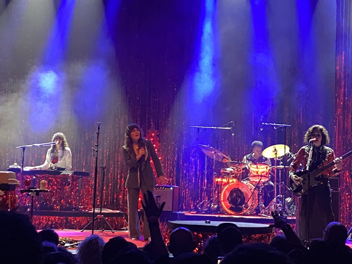 CarRide18's tweet photo. @jennylewis @thewarfield 
Incredible #joyall https://t.co/UOzz1l1jfY