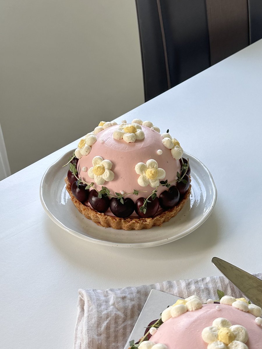 nahlahrsl's tweet photo. what i look + what i bake https://t.co/cL7xx2RRVu