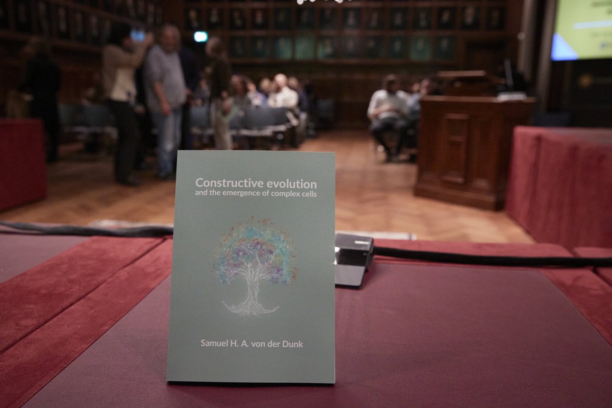 DerDunk's tweet photo. Slowly getting used to my new title… Thanks @BinfUtrecht. Looking forward to more evolutionary biology at the Louis group in Oxford. https://t.co/r7njjEAocq