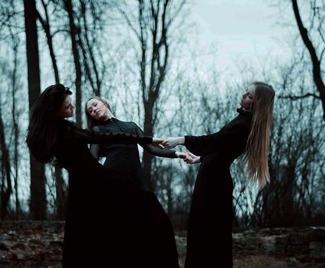 TheCemetress's tweet photo. @NordicSister @LadyLeo1976 Love this and you so much, Sister!!! #RightBackAtYou
🌬🌠🖤🖤🖤
#ShesMyWitch 
#UsThree 
#SoMoteItBe https://t.co/7YX4kEMS5I