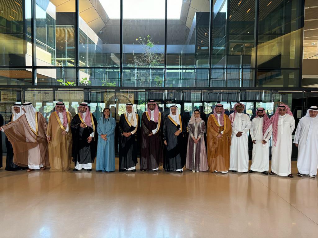 mansouralsaud's tweet photo. اقامة معرض #تكوين من قبل @KFCRIS في مكتبة #بيت_الحكمة في #الشارقة تعاون بين #مركز_الملك_فيصل من #السعودية و #بيت_الحكمة من #الامارات https://t.co/I69oq5RypN