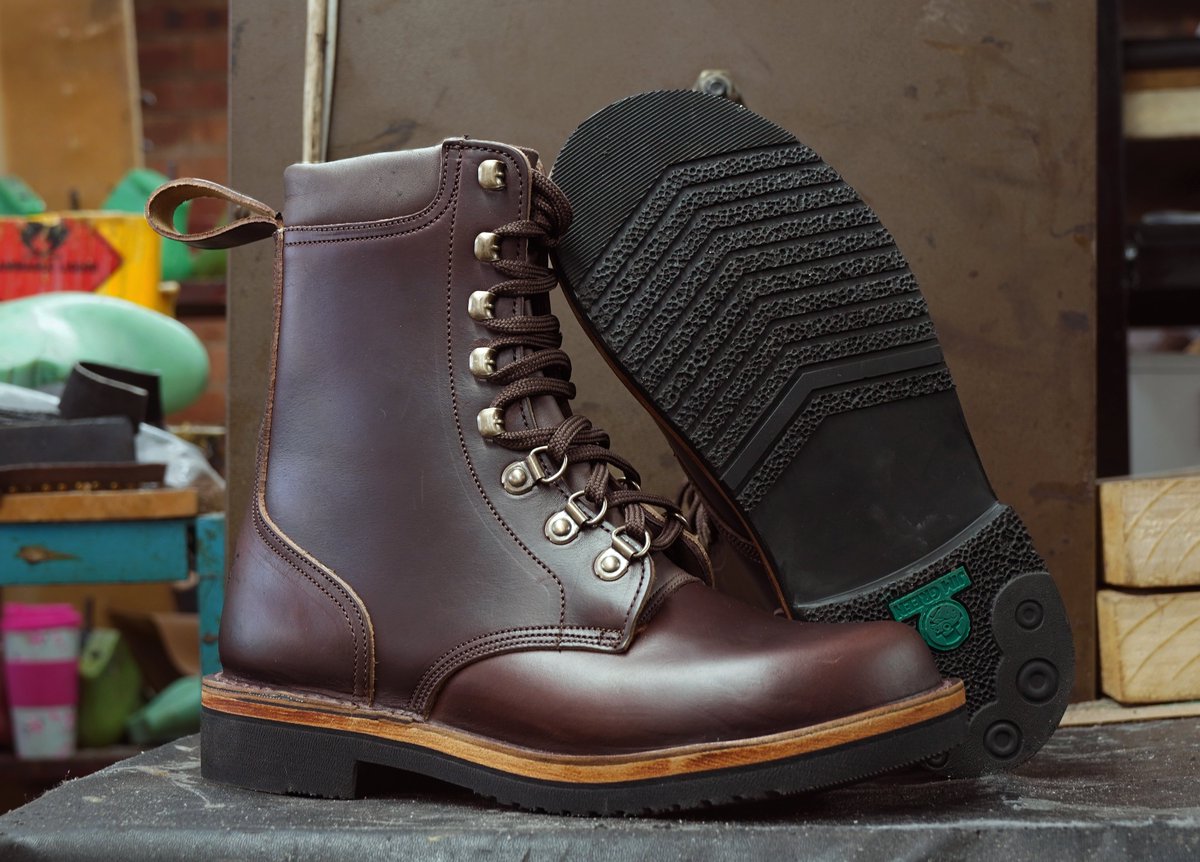 🏆Custom Boot of the Week🏆
Horween Giveaway Winners Choice🥾

~ AR8 Upper
~ Horween Brown CXL Leather
~ Looped Pull Tab
~ 3 D-Rings &amp; 5 Speed Hooks
~ NEW Frog Grip Sole 👀
~ JG Last
~ Full Leather Mid Sole &amp; Resin Runner

#myjimgreens #jimgreen #HorweenLeather
#customboots