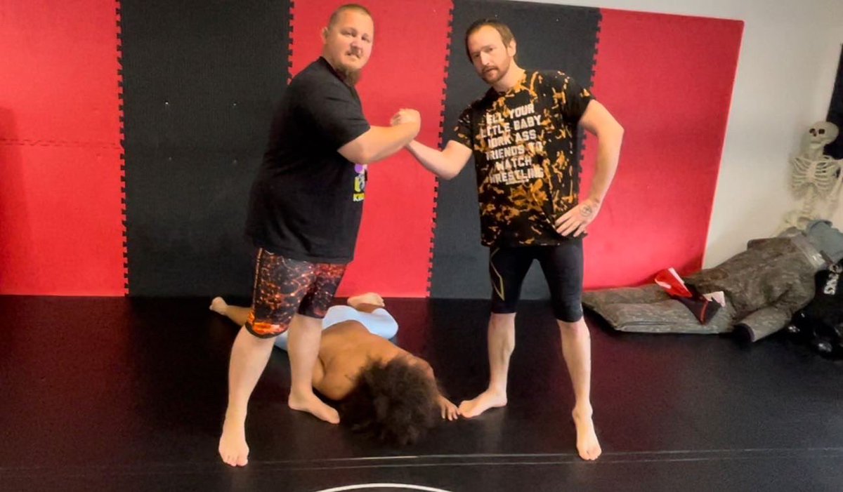 sybilstarr's tweet photo. New video release:
FFB089 Paying Dues 2
Available at:
https://t.co/1Au61uMxSJ 
#fantasyfighting #fantasyfightboys #2on1 #2vs1 #bullies #stretch #fantasyfightworld #maleonmaleaction #manvsman #prowrestlingstories #prowrestling #sstarrprod #mochaprince https://t.co/YJKh2ItL07