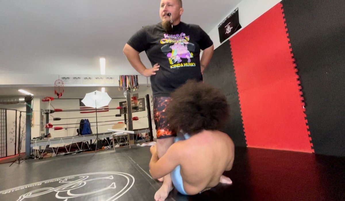 sybilstarr's tweet photo. New video release:
FFB089 Paying Dues 2
Available at:
https://t.co/1Au61uMxSJ 
#fantasyfighting #fantasyfightboys #2on1 #2vs1 #bullies #stretch #fantasyfightworld #maleonmaleaction #manvsman #prowrestlingstories #prowrestling #sstarrprod #mochaprince https://t.co/YJKh2ItL07