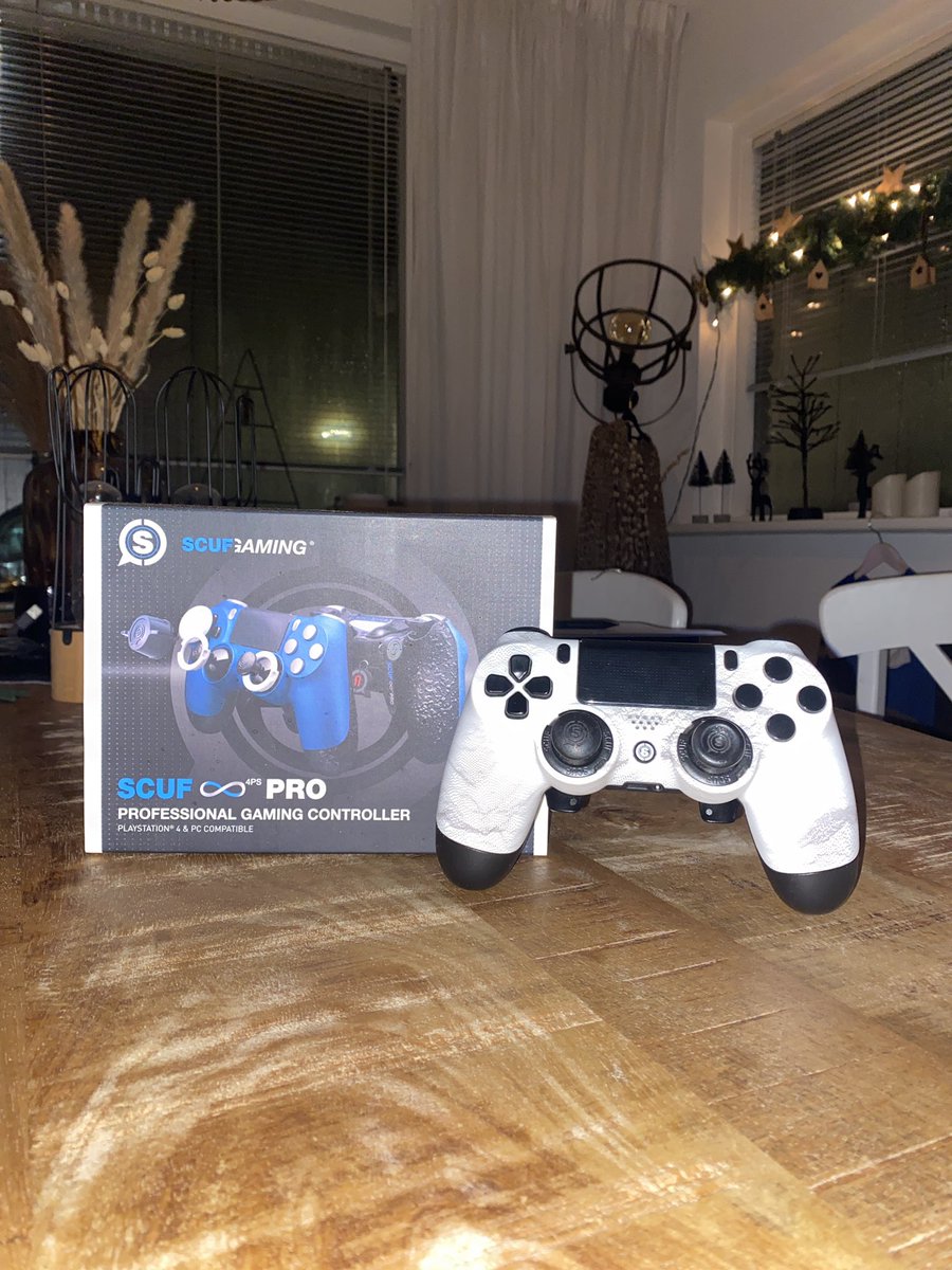 nl_justjesse's tweet photo. Iemand die geïnteresseerd is in deze Scuf Infinite4PS Pro? Ik wil er vanaf, omdat ik van plan ben om een PS5 Scuf controller te gaan halen. Stuur maar een dm voor informatie. Hij is 3 maanjes jong, dus nog ik top conditie. Een retweet wordt bedankt🙏🏻❤️ https://t.co/hwJkUjgqF5