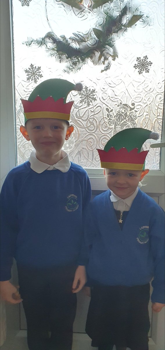 MissELSpencer's tweet photo. X &amp; T All Elfed up @LadywoodKH @MrsHorsleyLW @TeamModeshift #ModeshiftCycleBells https://t.co/BslOcnKYVz