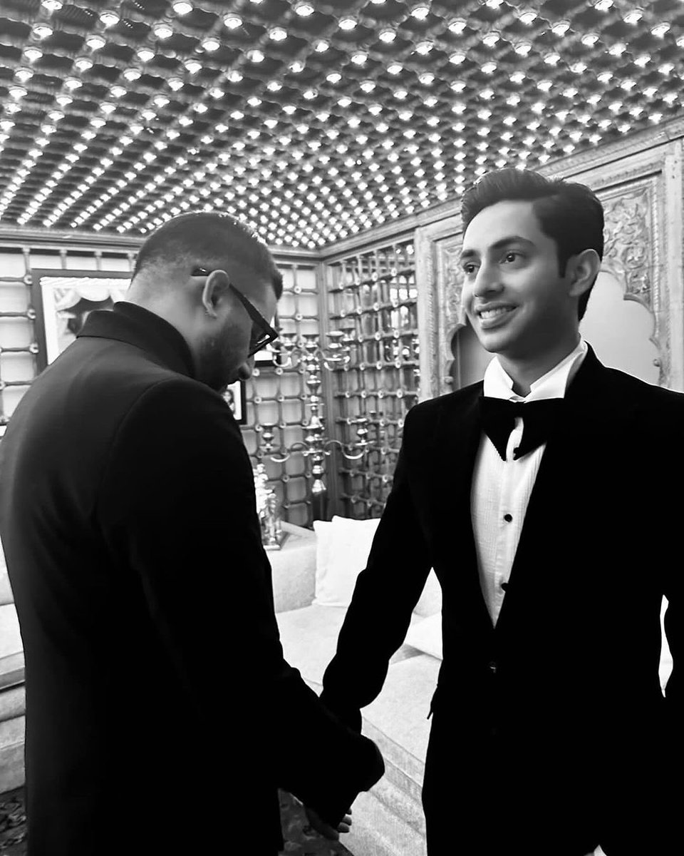 Abhishek 𝐁𝐚𝐜𝐡𝐜𝐡𝐚𝐧 tweet media