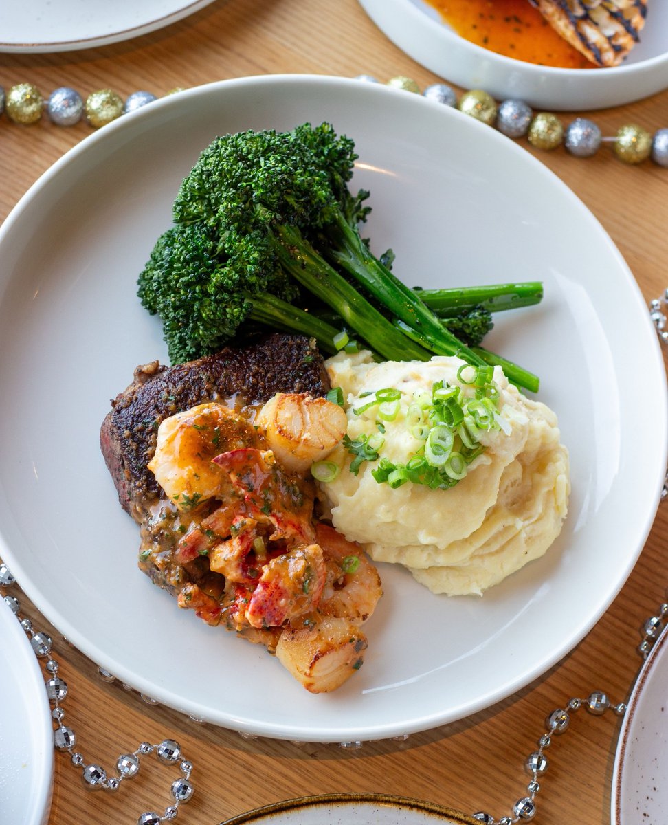 Join us for a Celebration of Seafood, a New Year's Eve exclusive menu featuring BC Halibut Cakes, Lobster &amp; Scallop Spaghettini, + more.

These features are available à la carte or as selections from our 3-course menu.
⁠
View the menu here: l8r.it/tYqZ