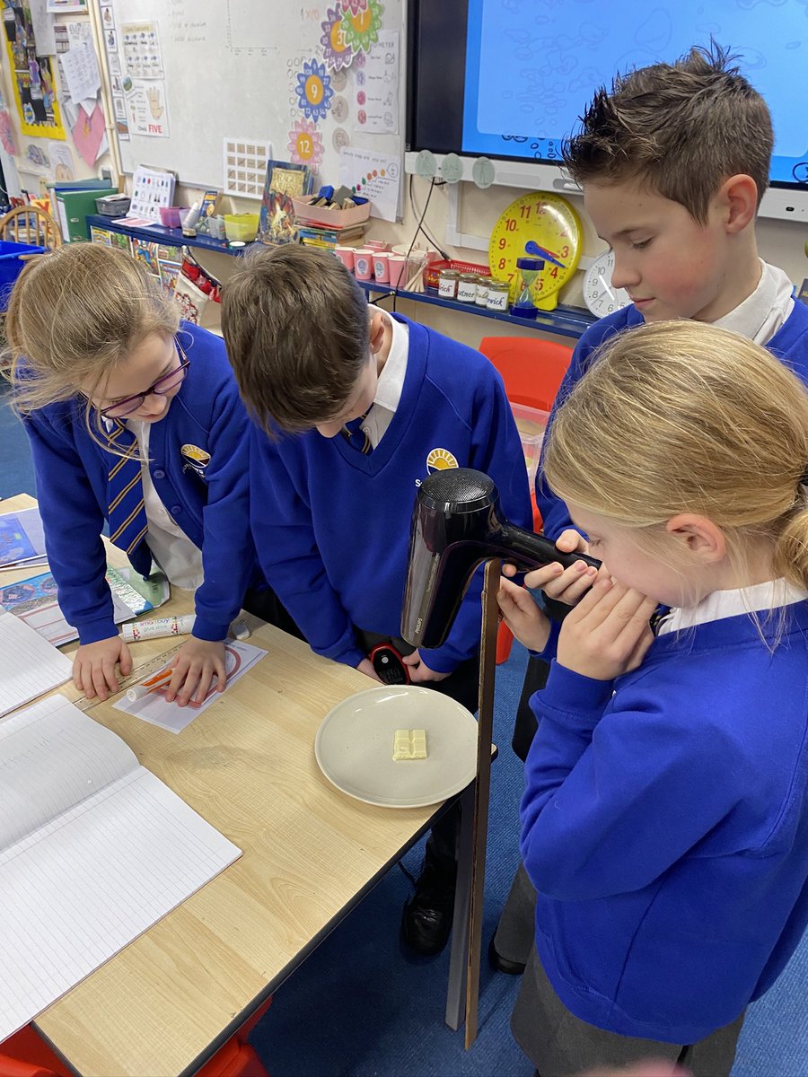 Let’s melt some chocolate! In science 4MF investigated the different melting points of white, dark and milk chocolate. Predictions were made, fingers were licked and lots of new learning occurred. @somerspark1