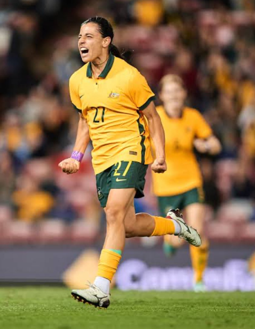 Why doesn’t this NUT 🥜 of a <a href="/TheMatildas/">CommBank Matildas</a> coach give <a href="/alexchidiac10/">Alex Chidiac</a> a go? After all it is a friendly match isn’t it???

#Matildas #CANvAUS