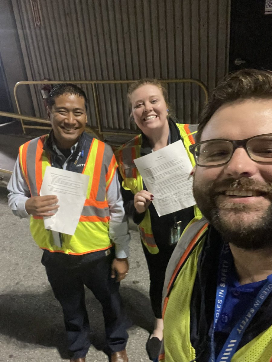 Safety never sleeps at SFO! Great participation and engagement on swing shift for our FOD Walk and pre-redeye safety blitz @Auggiie69 @DJKinzelman @AOSafetyUAL