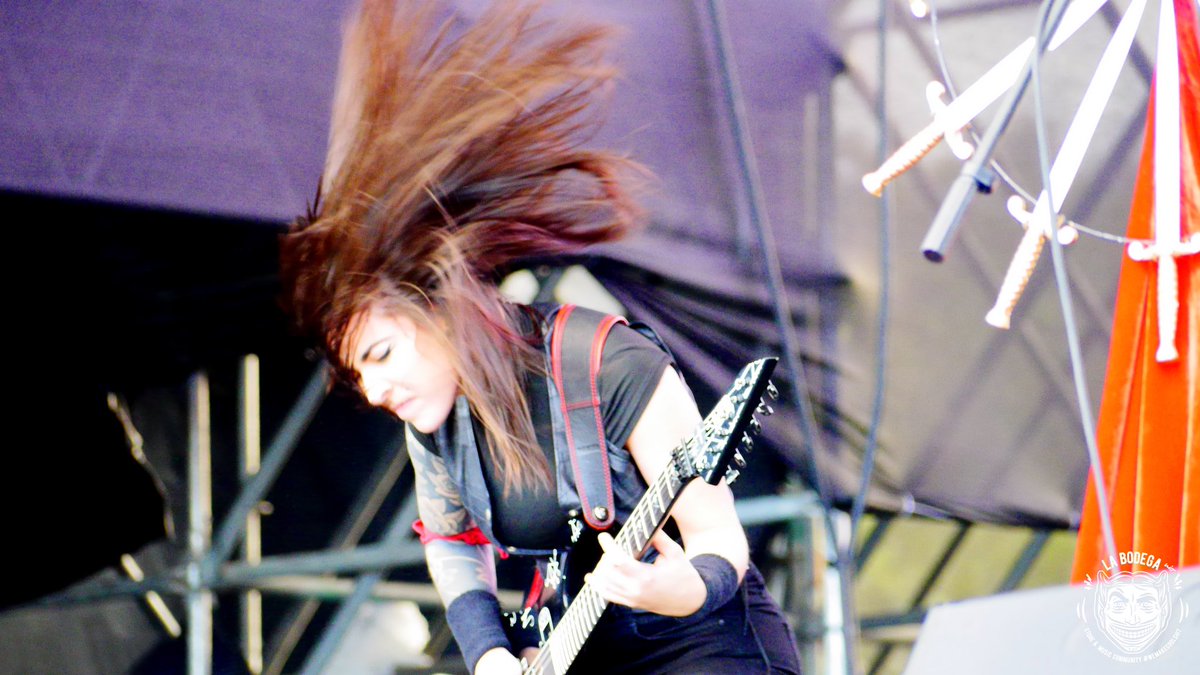 labodegauio's tweet image. #Cryptadearh con elementos de black metal han creado un sonido propio, el cual retumbó en el @Quitofest 2023 un concierto brutal lleno de virtuosismo y gritos infernales 👹🫶

Fotos: @francocadenadg 

#QuitoFeast20años #cryptadeath #Quitofest2023 #FundacionMusicaJoven #quitofest