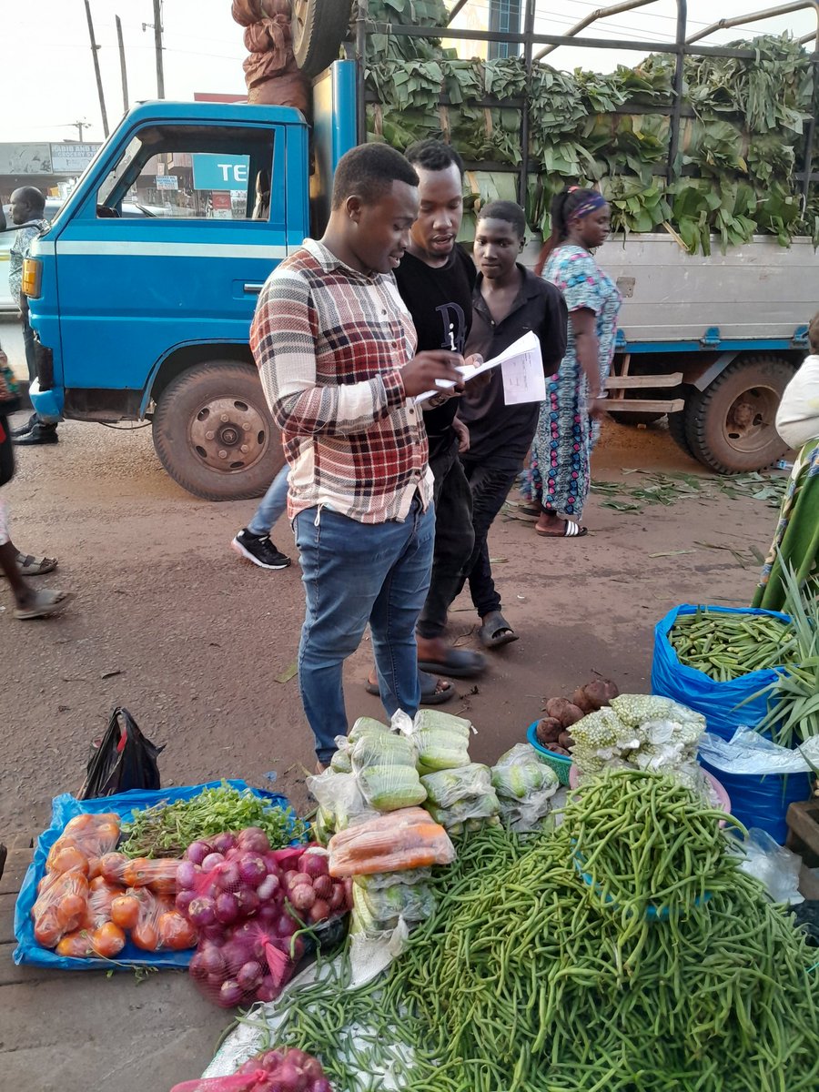 NutritionistKD's tweet photo. #FoodMarketHygiene
#MarketHandlingPractises

Earlier yesterday, I participated in the market hygiene assessment together with a team from @mccnsa2014 where #KalerweMarket

We assessed the following parameters
-MarketHygiene
-Handling practises 
-Packaging materials
-Storage Materials 
-Freshness of food
-Hygiene of handlers
-Methods of display 
-Waste Management 
-General hygiene of the food area
-Dumpness and moist content in the food environment. 

Observations 

🥦We generally found out, during rainy season, the practises are irresistible due to poor drainage facilities where sewage and dumpness on food is too much.

🍈🫓Waste disposal is still poor for home generated wastes.

🍓Buvera distribution was too much
🫑Meat stalls were fresh 
🥬Vegetables and fruits were fresh
🥥Food handlers lack aprons and handwashing facilities were no where to be seen.

Recommendations
-We appeal to food handlers to buy head gears and aprons
-Install tables or wooden racks for food display
-Store food in cool dry place
-Appeal to @KCCAUG to offer disposable areas for home generated wastes
--@KCCAUG offer and Foster such quarterly training and health education, offer IEC materials on disease prevention and common diseases from poor handling practises. 

Generally Kalerwe market performed well compared to June assessment. 

#NutritionistVoice 
#HealthyFoods