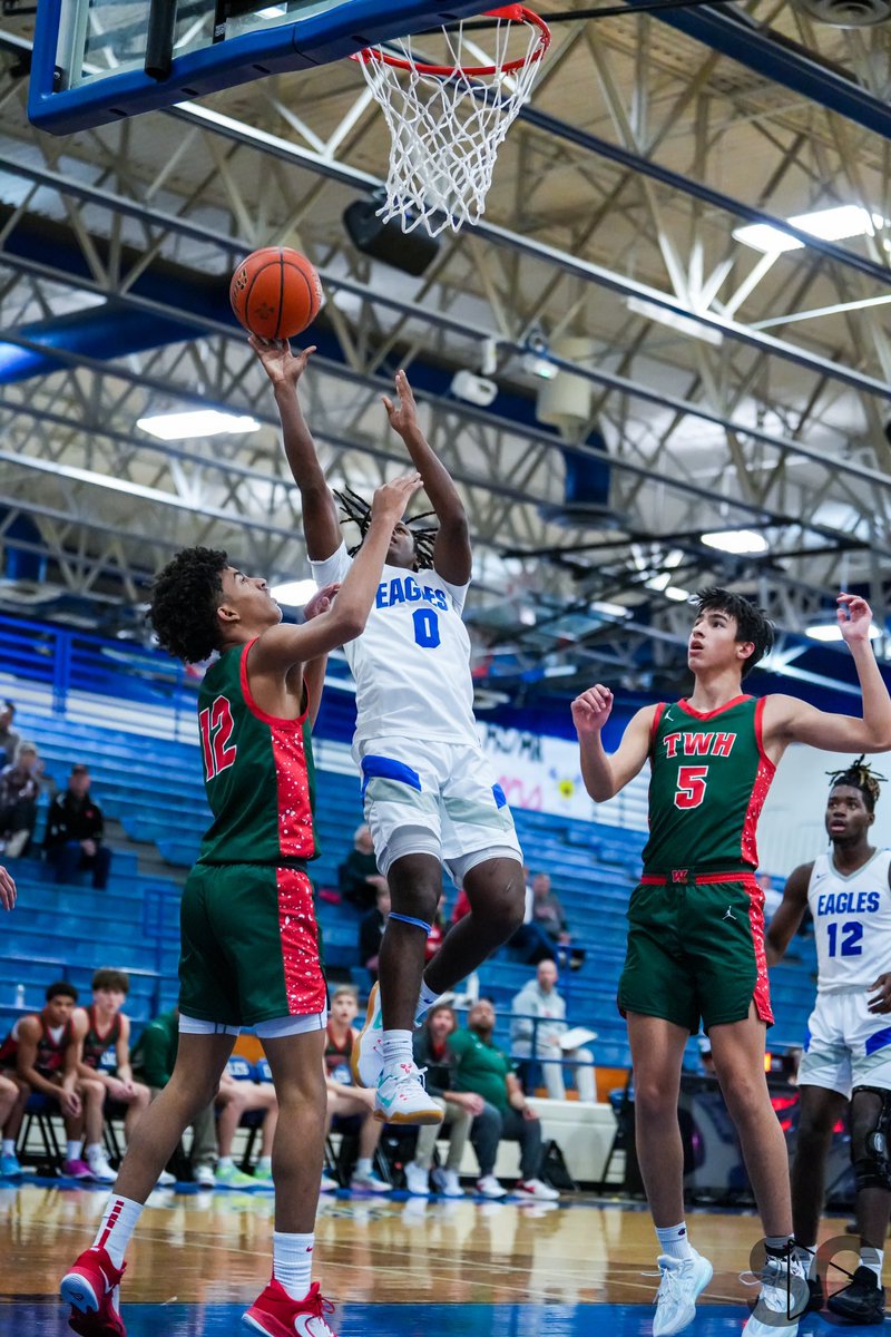 The New Caney Eagles took on The Woodlands Highlanders tonight at The Nest. The game was tightly contested throughout but the Eagles were able to make some big plays down the stretch to come away with a 53-50 win tonight. 

‘24 Guard, Dravon Wilson rejoined the Eagles for his