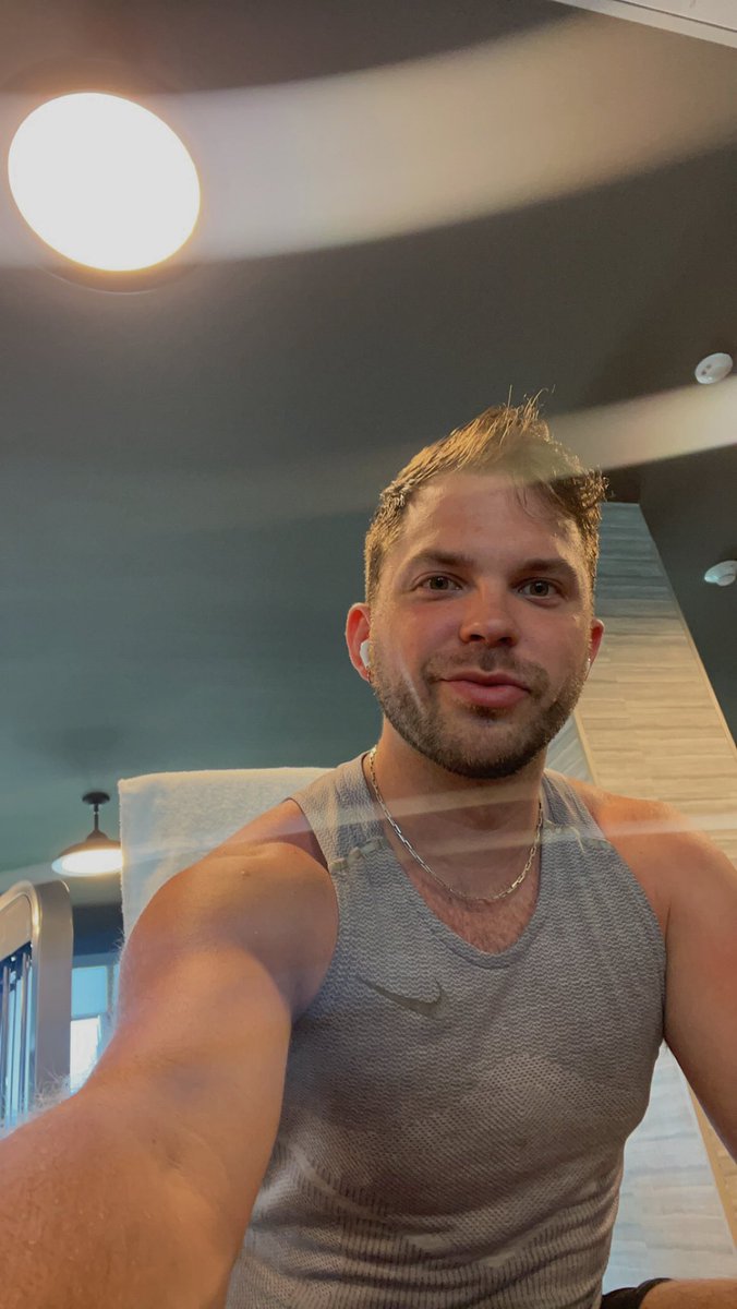 nmak96's tweet image. One or more of these are on my Grindr profile